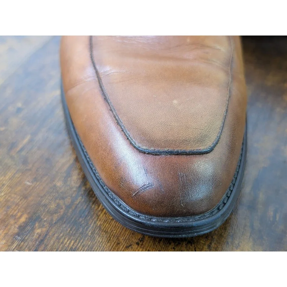 Florsheim took photos